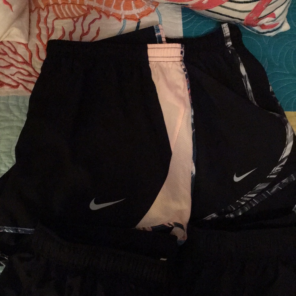 4 pairs of Nike shorts barley worn